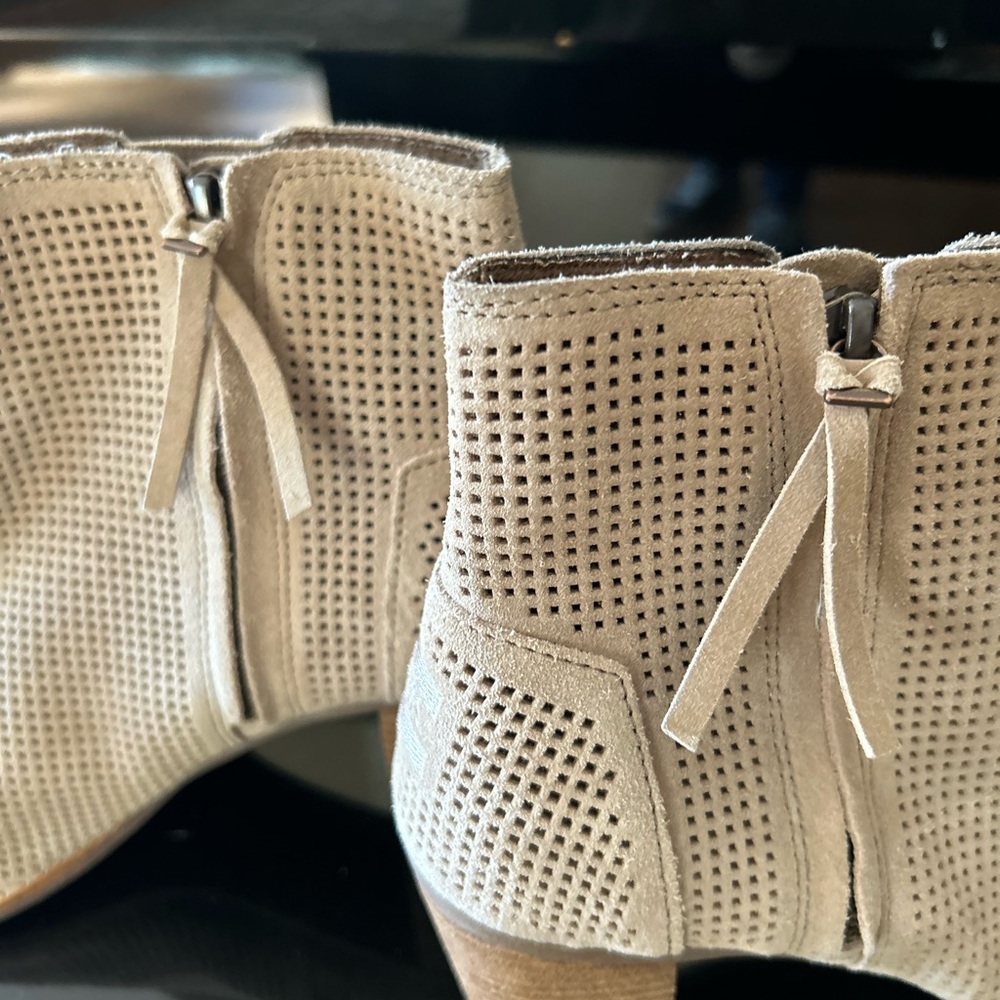 Women's Tom’s Tan Ankle Boots - Picture 2 of 6